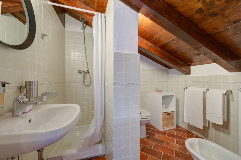 La Voce Del Lago - Historic Lakefront Stay in Arona