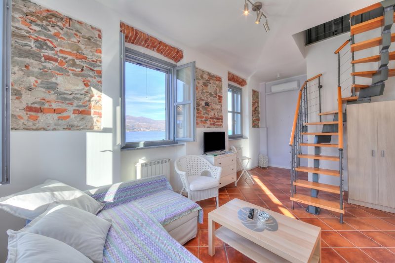 La Voce Del Lago - Historic Lakefront Stay in Arona