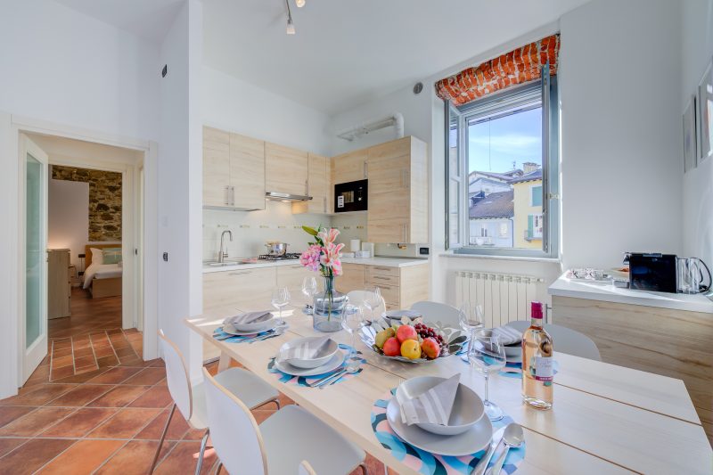La Voce Del Lago - Historic Lakefront Stay in Arona