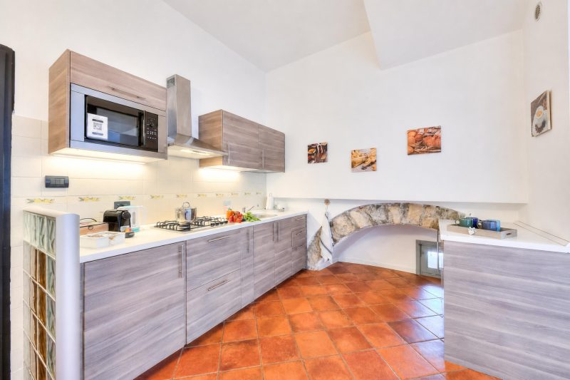Volo Di Gabbiani: Lakefront Arona Apartment with Terrace