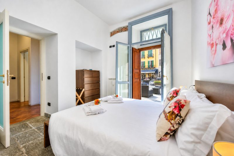 Volo Di Gabbiani: Lakefront Arona Apartment with Terrace