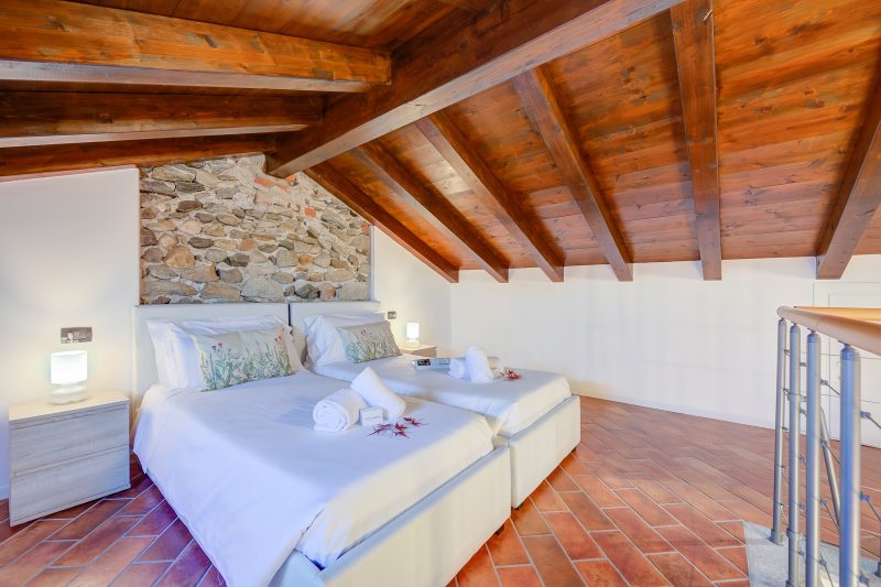 Incanto Sul Lago: Arona Lakefront Apartment with A/C