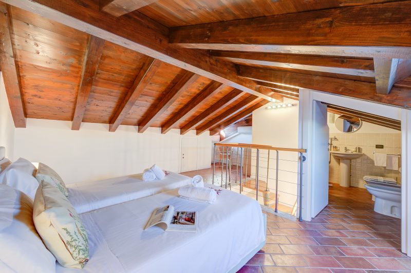 Incanto Sul Lago: Arona Lakefront Apartment with A/C
