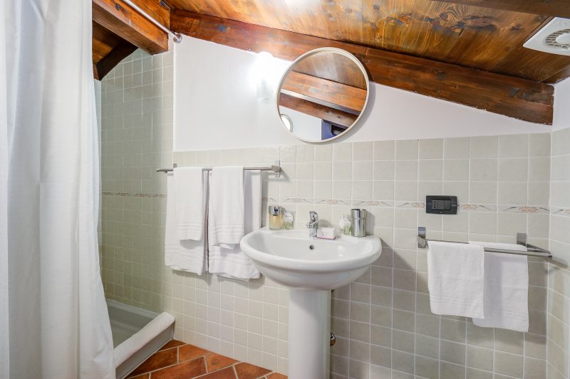 Incanto Sul Lago: Arona Lakefront Apartment with A/C