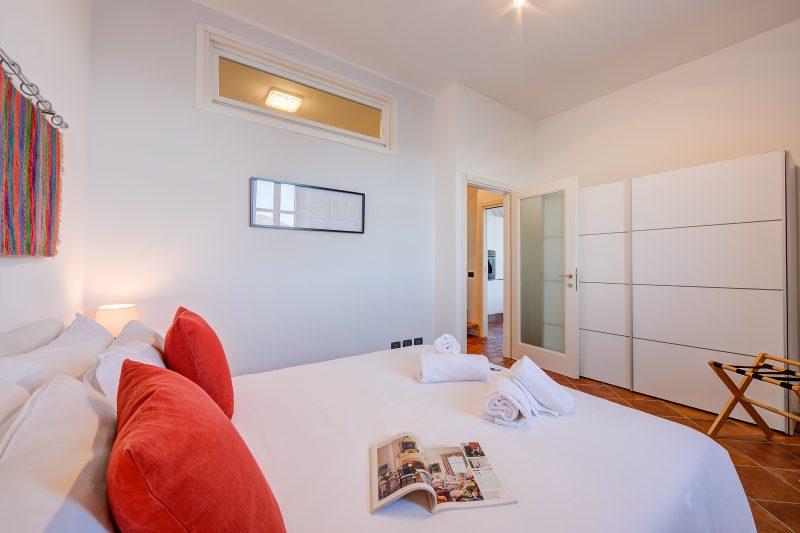 Incanto Sul Lago: Arona Lakefront Apartment with A/C