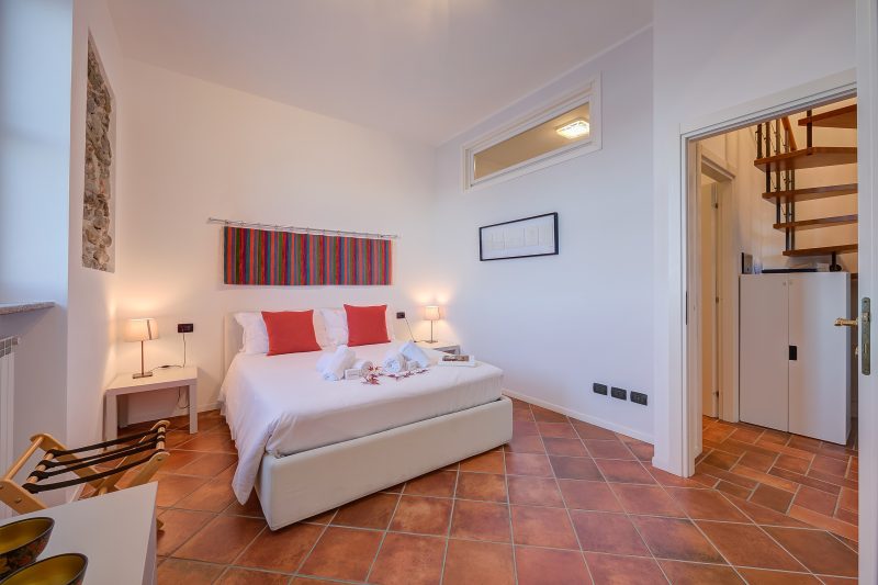 Incanto Sul Lago: Arona Lakefront Apartment with A/C