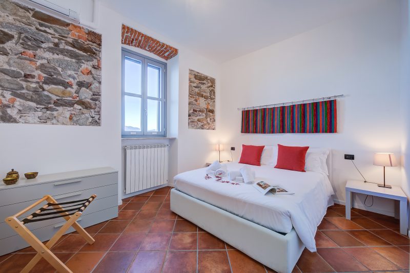 Incanto Sul Lago: Arona Lakefront Apartment with A/C