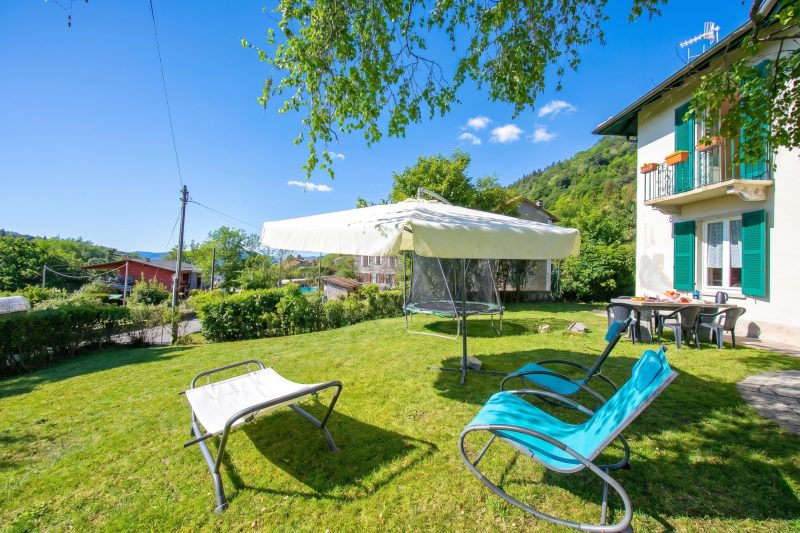 Mila Bike & WIFI: Garden Retreat near Lake Maggiore