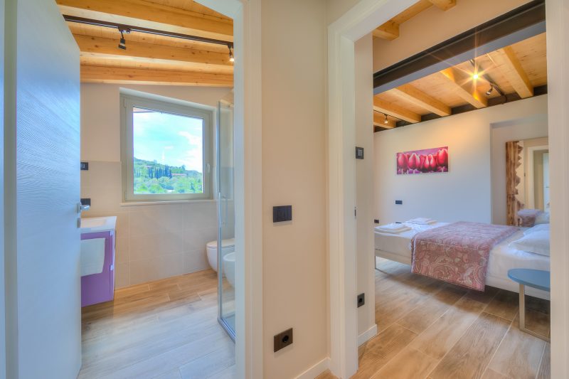 Ricomilla-Ulivo -Balcony, Garden & Privat