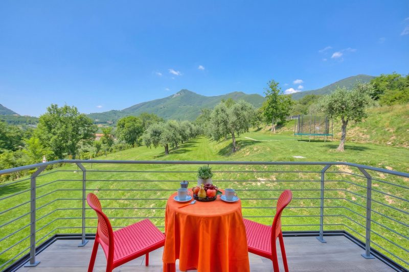 Ricomilla-Ulivo -Balcony, Garden & Privat
