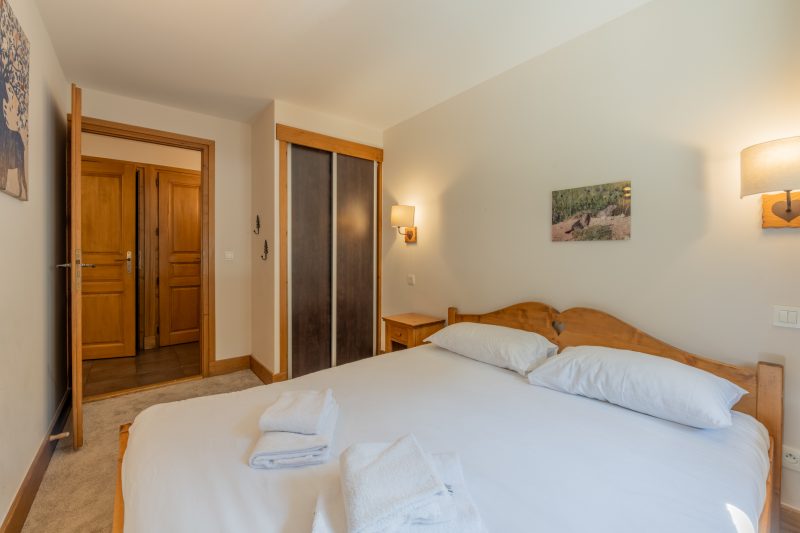 V Loriaz 35: Beside Ski Lift; Pool, Sauna & Gym