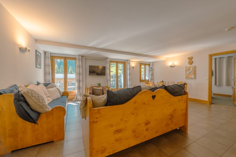 V Loriaz 35: Beside Ski Lift; Pool, Sauna & Gym