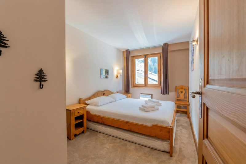 V Loriaz 35: Beside Ski Lift; Pool, Sauna & Gym