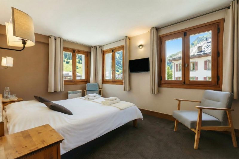 V Loriaz 35: Beside Ski Lift; Pool, Sauna & Gym