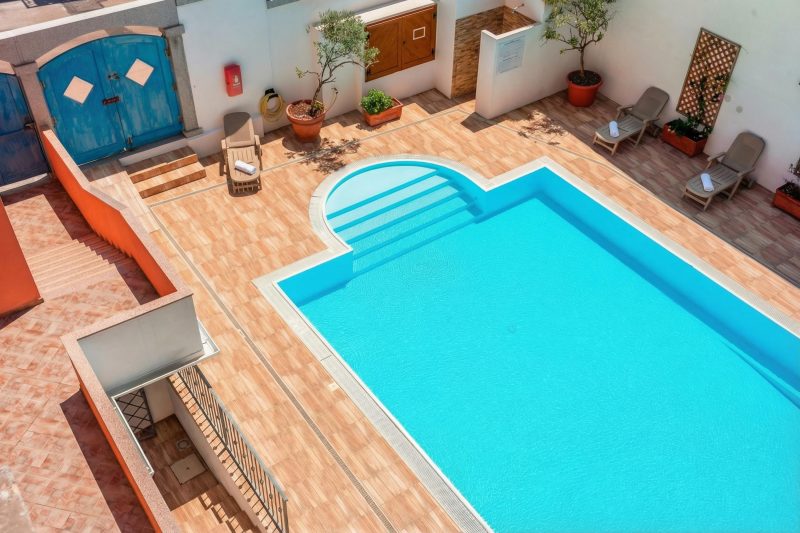 Cristal Blu Mono 3 With Shared Pool
