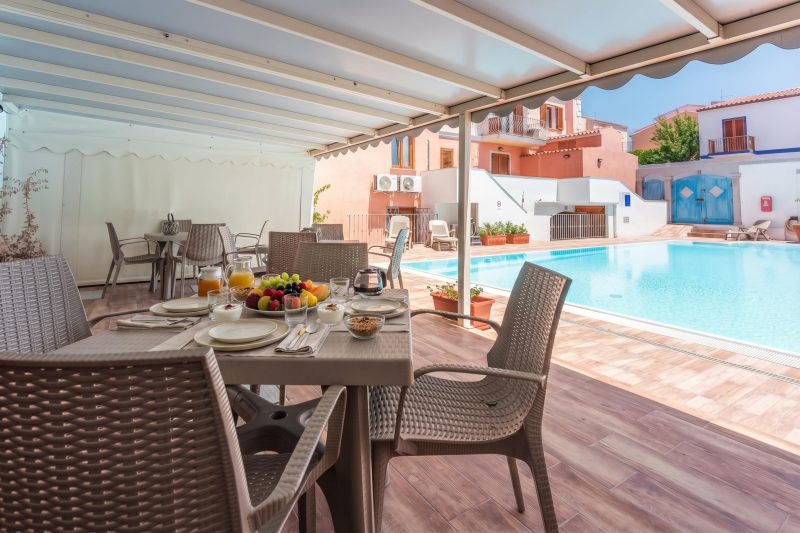 Cristal Blu Mono 3 With Shared Pool