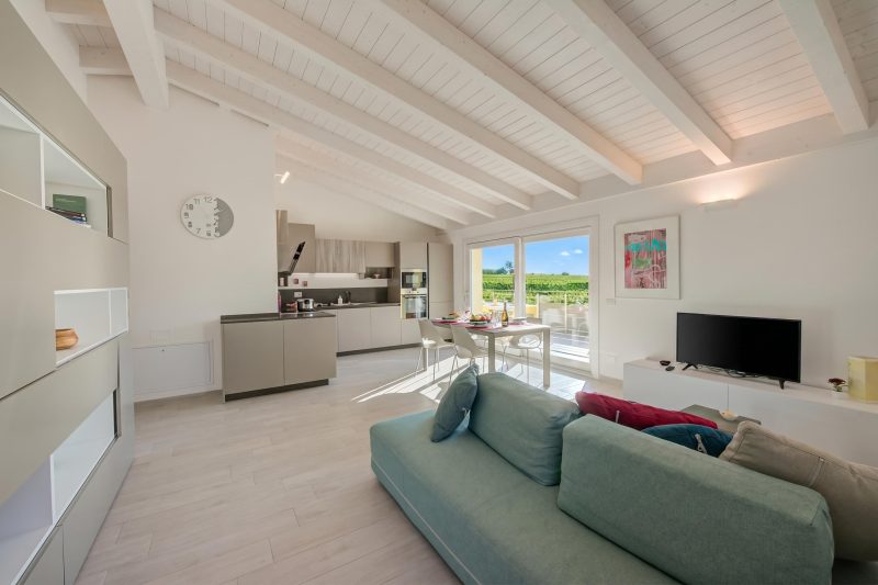 Mirabelle - Apartment with Terrace & Views