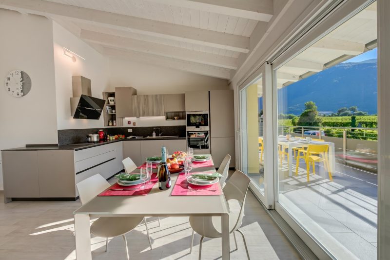 Mirabelle - Apartment with Terrace & Views