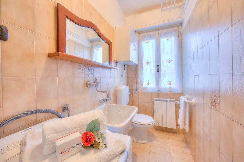 Cedar House Villa in Angera - Garden& BBQ