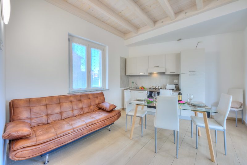 Golden Terrace Leggiuno 2BR/2BA Walk to the Lake