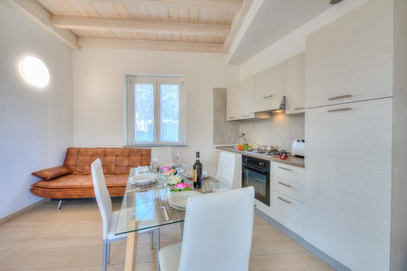 Golden Terrace Leggiuno 2BR/2BA Walk to the Lake