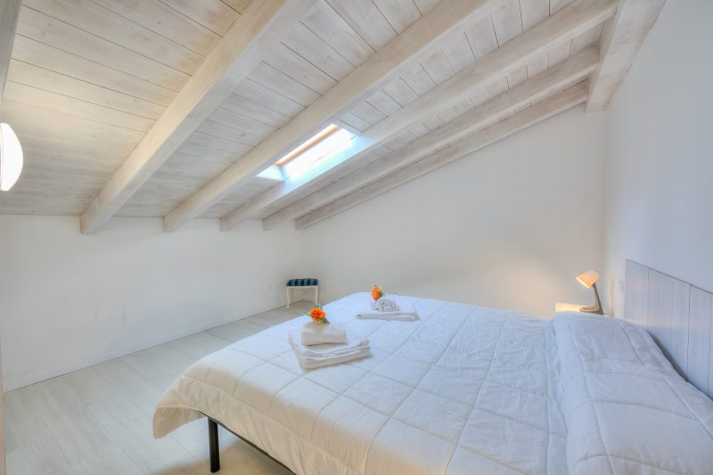 Golden Terrace Leggiuno 2BR/2BA Walk to the Lake