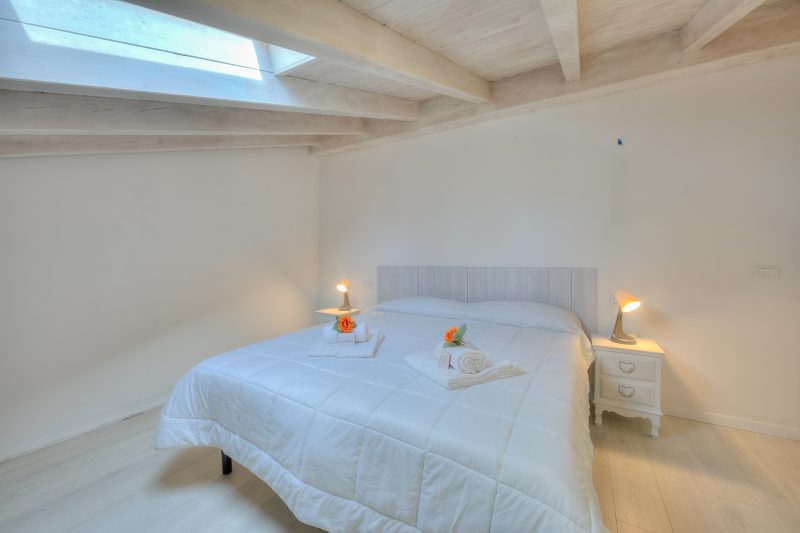 Golden Terrace Leggiuno 2BR/2BA Walk to the Lake