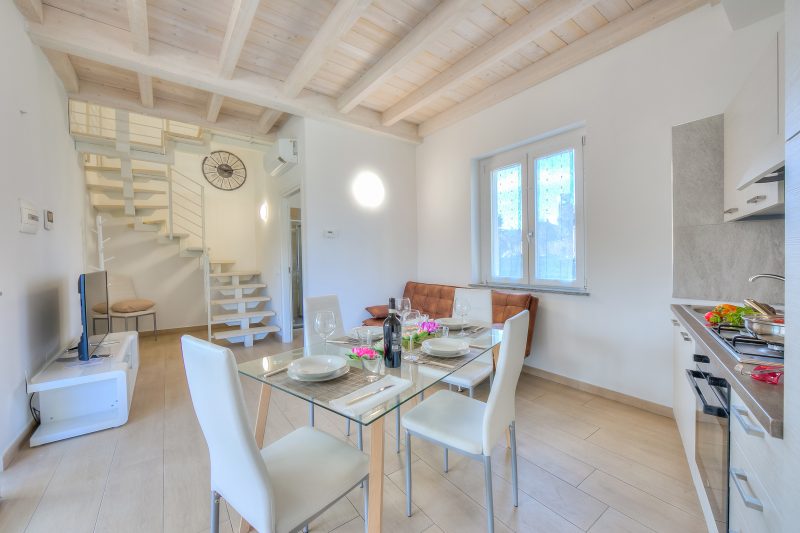 Golden Terrace Leggiuno 2BR/2BA Walk to the Lake
