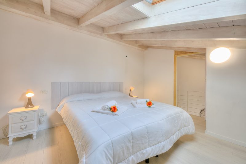 Golden Terrace Leggiuno 2BR/2BA Walk to the Lake