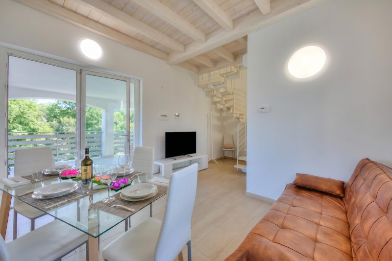 Golden Terrace Leggiuno 2BR/2BA Walk to the Lake