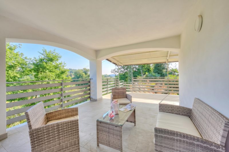 Golden Terrace Leggiuno 2BR/2BA Walk to the Lake