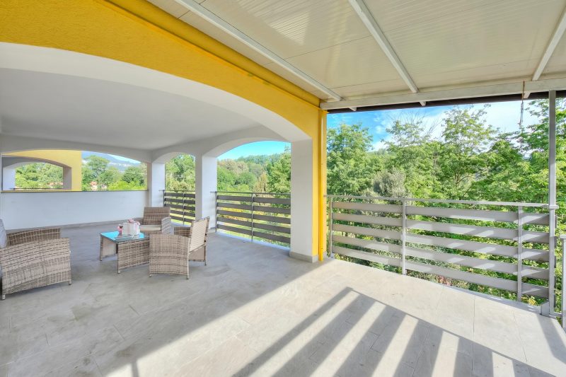 Golden Terrace Leggiuno 2BR/2BA Walk to the Lake