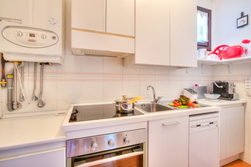 Laura's Cozy Apartment: with Balcony, Lift, Parking in Stresa Centre