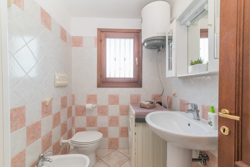 Il Glicine 1.5 Km From The Beach