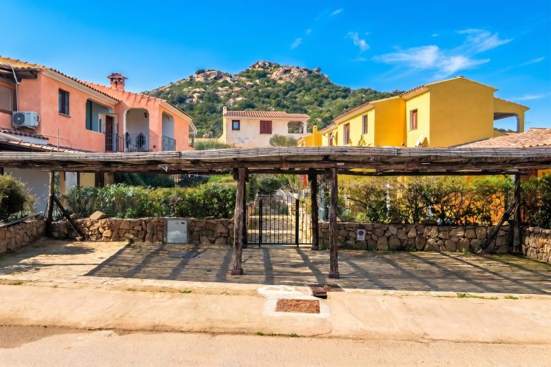 Il Glicine 1.5 Km From The Beach