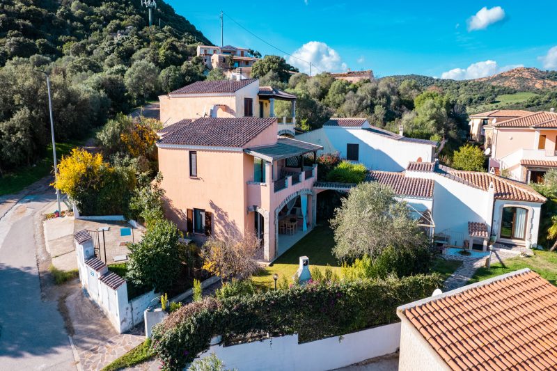 Villa Victoria 1.5 Km From The Beach