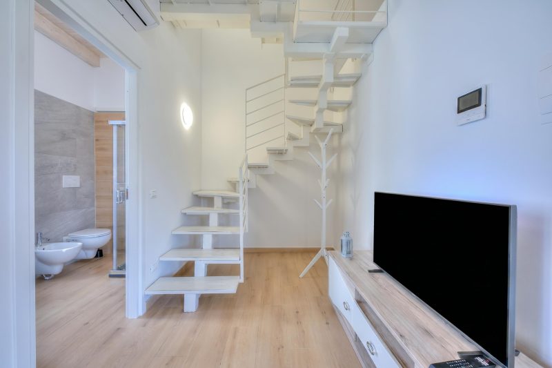 Sunflower Terrace: Duplex for 4, Walk to Lake + Parking