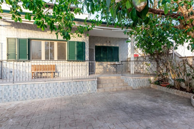 Kallisti Beach House with Private Garden