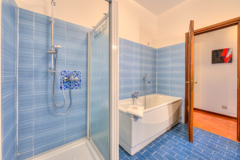 Anita Lake, 2BR Retreat w/ Shared Pool and Gym