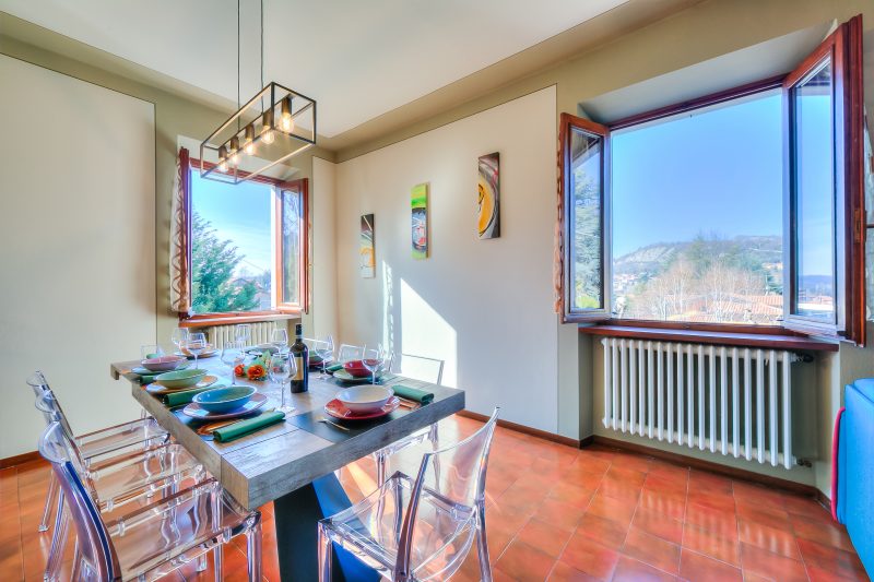 Anita Lake, 2BR Retreat w/ Shared Pool and Gym