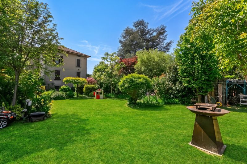 Anita Lake, 2BR Retreat w/ Shared Pool and Gym
