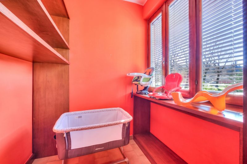 Anita Lake, 2BR Retreat w/ Shared Pool and Gym