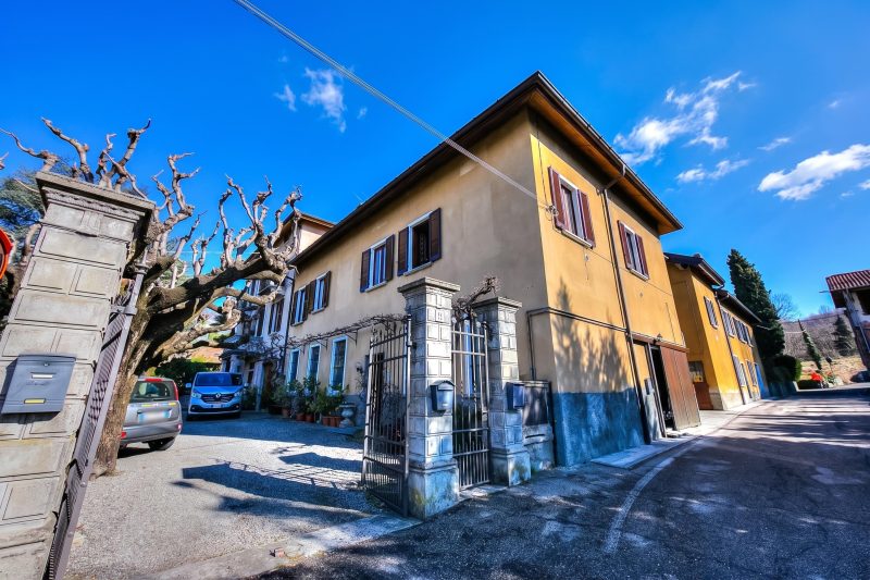 Anita Lake, 2BR Retreat w/ Shared Pool and Gym