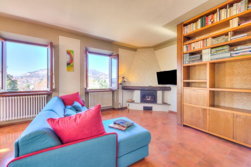 Anita Lake, 2BR Retreat w/ Shared Pool and Gym