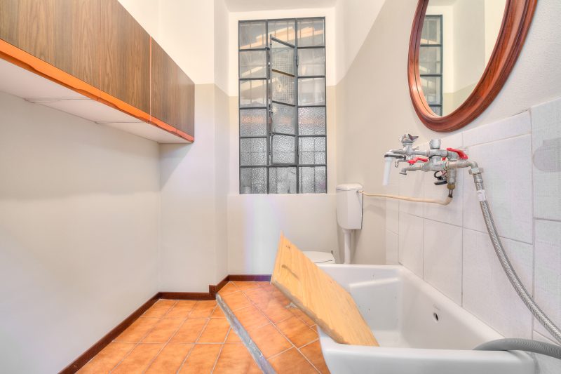 Anita Lake, 2BR Retreat w/ Shared Pool and Gym
