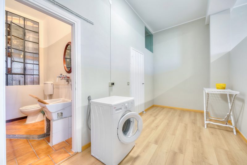 Anita Lake, 2BR Retreat w/ Shared Pool and Gym