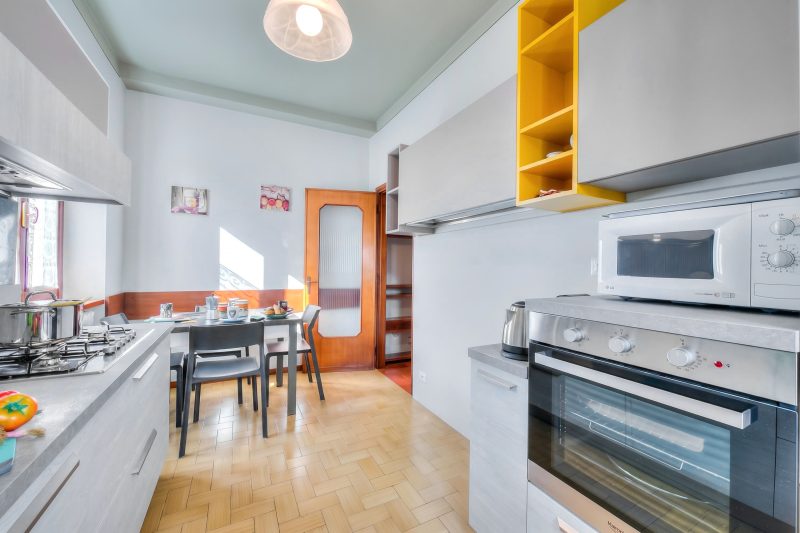 Anita Lake, 2BR Retreat w/ Shared Pool and Gym