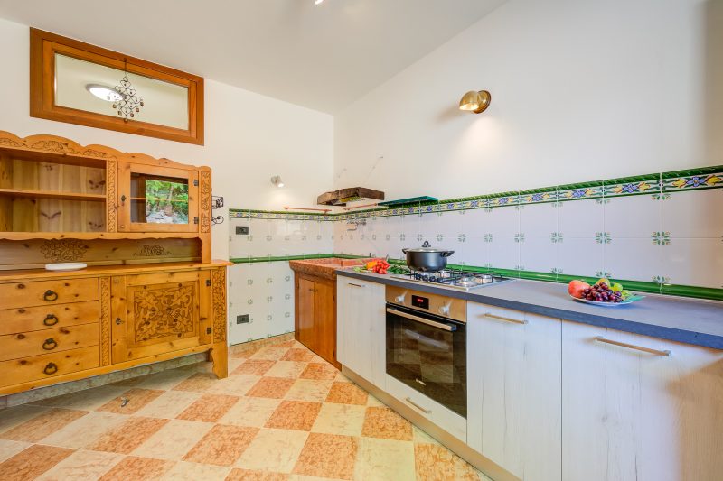 Casa Mondragon In Lazise w/ Private gazebo with table+chairs & Parking