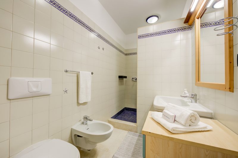 Casa Mondragon In Lazise w/ Private gazebo with table+chairs & Parking