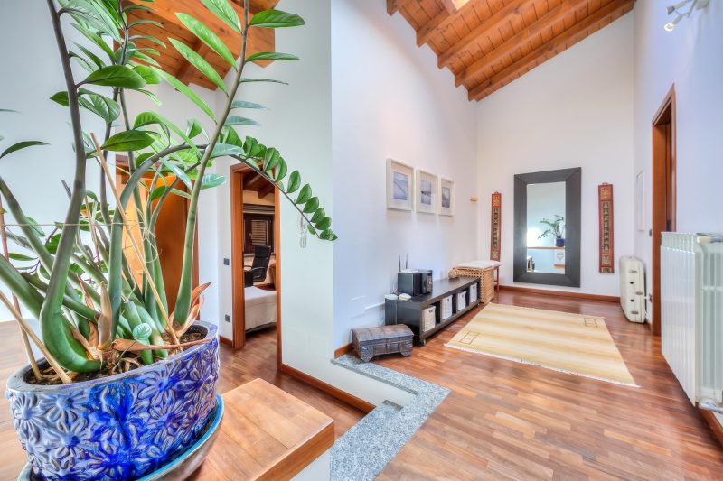 Miralago Lake View & Private Garden